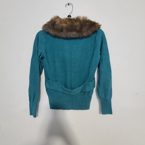 Cabi tearoom faux fur collar cardigan - Picture 9 of 10